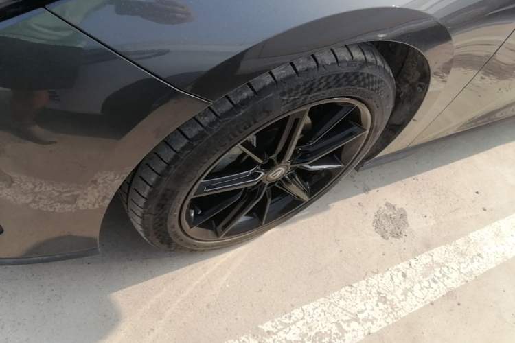 Used CHANGAN UNI-V 2023 1.5T Prestige Model Left Front Wheel Hub