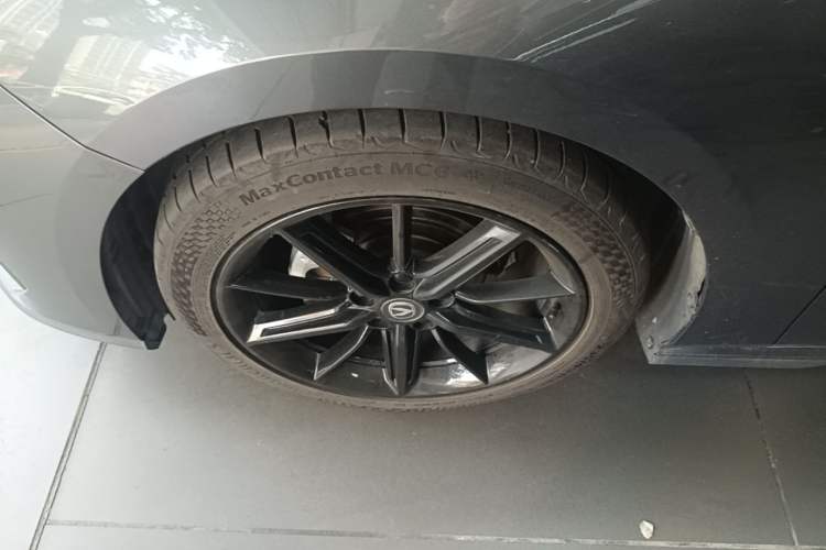 Used CHANGAN UNI-V 2023 1.5T Prestige Model Left Front Wheel Hub