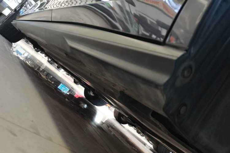 Used CHANGAN UNI-V 2023 1.5T Prestige Model Left Side Sill