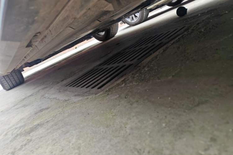 Used CHANGAN UNI-V 2023 1.5T Premium Model Left Side Sill