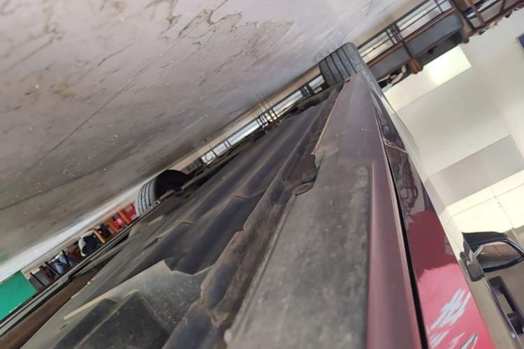 Used CHANGAN UNI-V 2023 1.5T Prestige Model Left Side Sill