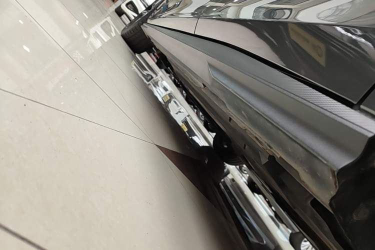 Used CHANGAN UNI-V 2023 1.5T Prestige Model Left Side Sill