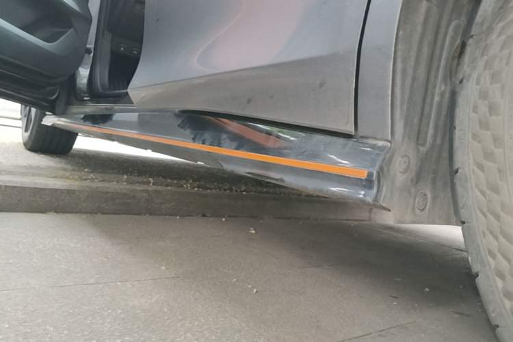 Used CHANGAN UNI-V 2023 2.0T Leading-Speed Edition Left Side Sill