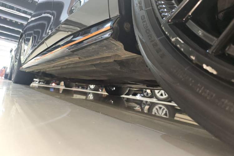Used CHANGAN UNI-V 2023 1.5T Sport Edition Left Side Sill