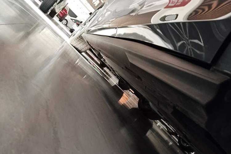 Used CHANGAN UNI-V 2023 1.5T Prestige Model Left Side Sill