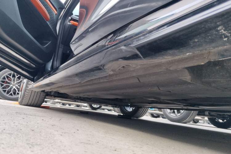 Used CHANGAN UNI-V 2023 1.5T Sport Edition Left Side Sill