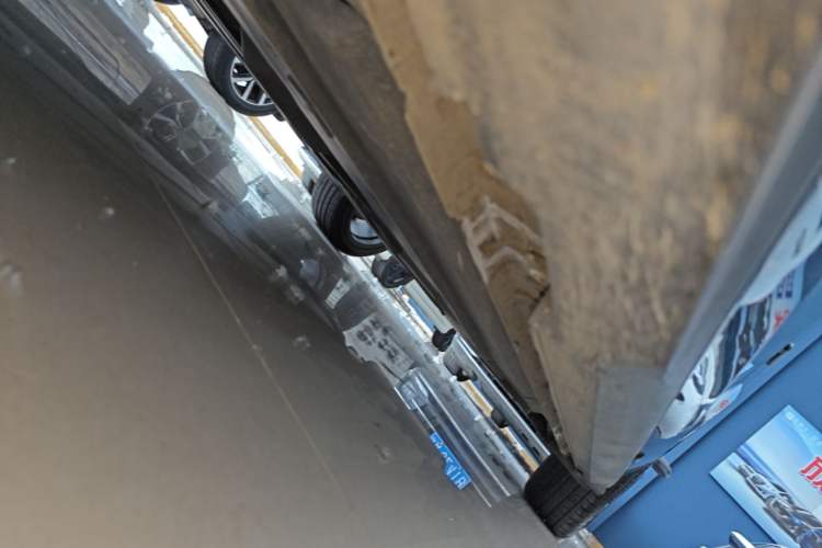 Used CHANGAN UNI-V 2023 1.5T Prestige Model Left Side Sill