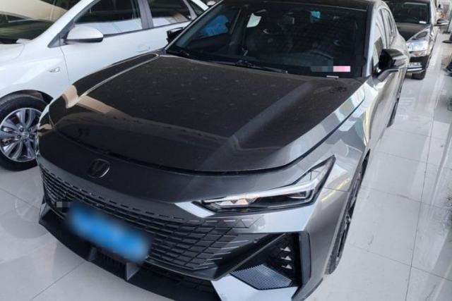 Used CHANGAN UNI-V 2023 1.5T Prestige Model