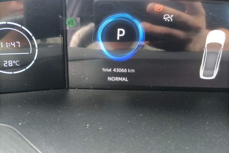 Used CHANGAN UNI-V 2023 1.5T Prestige Model Odometer Close Up