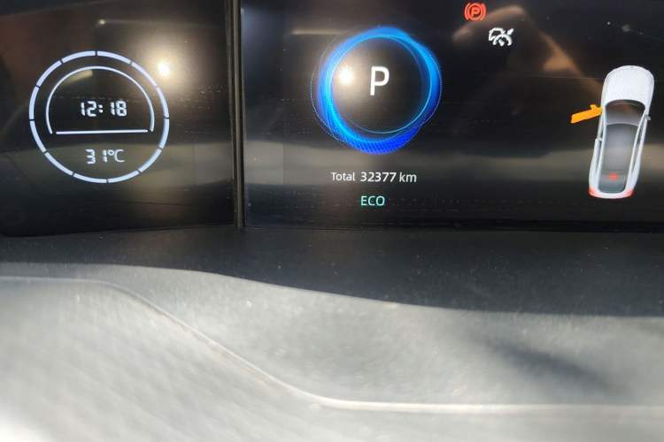 Used CHANGAN UNI-V 2023 1.5T Prestige Model Odometer Close Up