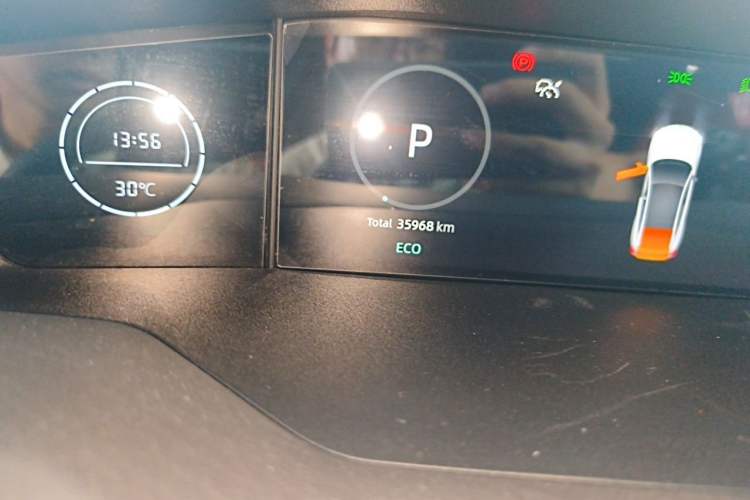 Used CHANGAN UNI-V 2023 1.5T Sport Edition Odometer Close Up
