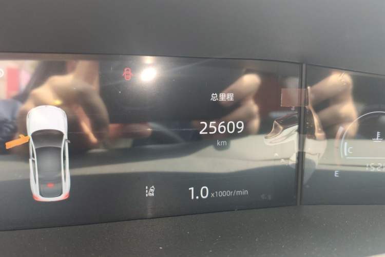 Used CHANGAN UNI-V 2023 1.5T Sport Edition Odometer Close Up