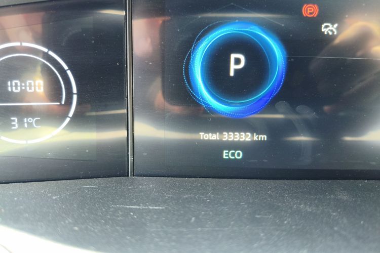 Used CHANGAN UNI-V 2023 1.5T Premium Model Odometer Close Up