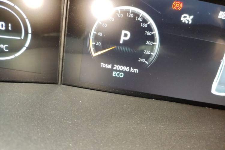 Used CHANGAN UNI-V 2023 1.5T Prestige Model Odometer Close Up