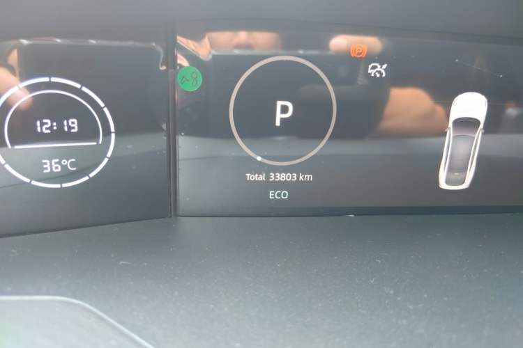 Used CHANGAN UNI-V 2023 1.5T Prestige Model Odometer Close Up
