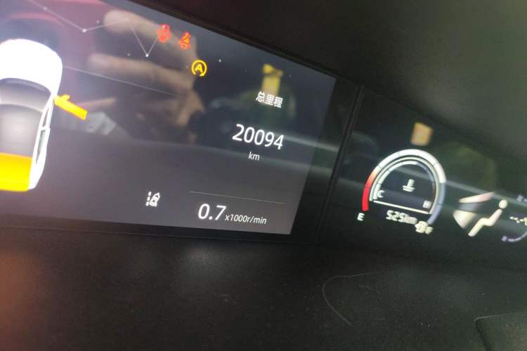 Used CHANGAN UNI-V 2023 1.5T Prestige Model Odometer Close Up