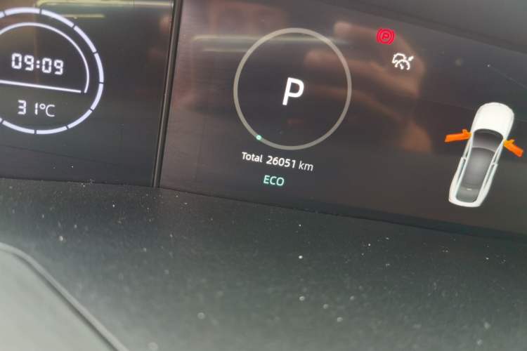 Used CHANGAN UNI-V 2023 1.5T Sport Edition Odometer Close Up