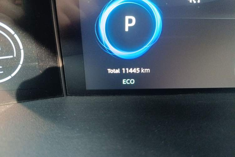 Used CHANGAN UNI-V 2023 1.5T Prestige Model Odometer Close Up