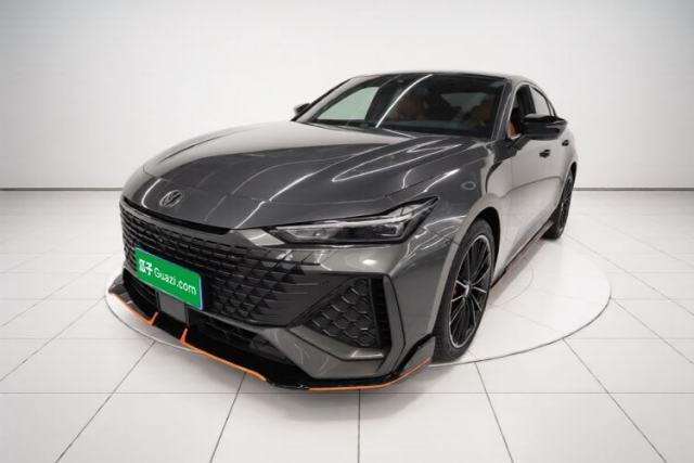 Używany CHANGAN UNI-V 2023 2.0T Leading-Speed Edition