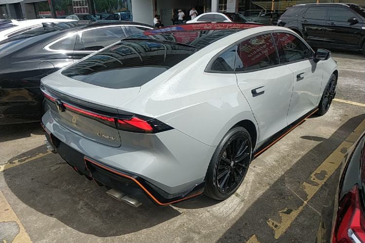 Used CHANGAN UNI-V 2023 1.5T Sport Edition Rear Right 45 Deg