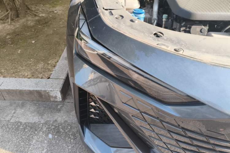Used CHANGAN UNI-V 2023 1.5T Prestige Model Right Front Headlight