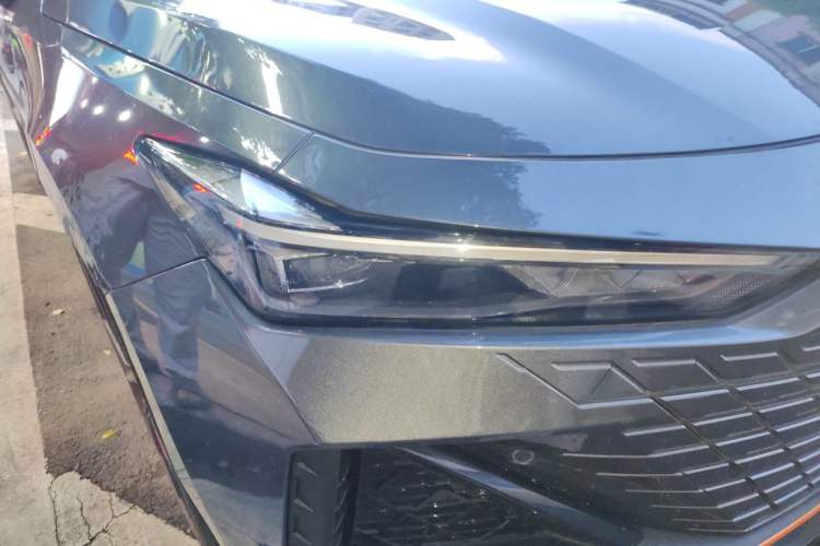 Used CHANGAN UNI-V 2023 1.5T Sport Edition Right Front Headlight