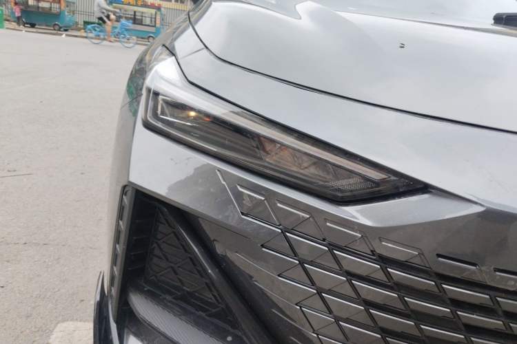 Used CHANGAN UNI-V 2023 1.5T Sport Edition Right Front Headlight