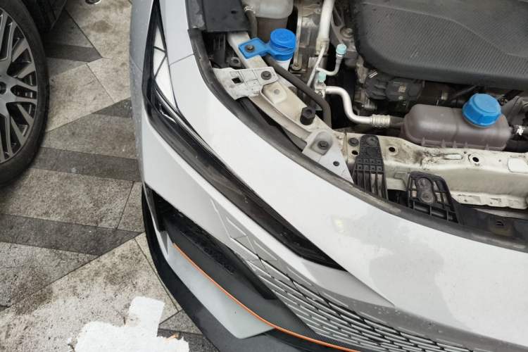 Used CHANGAN UNI-V 2023 1.5T Sport Edition Right Front Headlight
