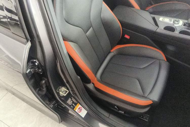 Used CHANGAN UNI-V 2023 1.5T Smart Navigation Version Right Front Seat