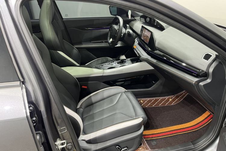 Used CHANGAN UNI-V 2023 1.5T Prestige Model Right Front Seat