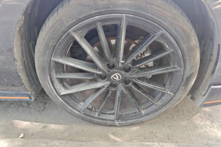 Used CHANGAN UNI-V 2023 1.5T Sport Edition Right Front Wheel Hub