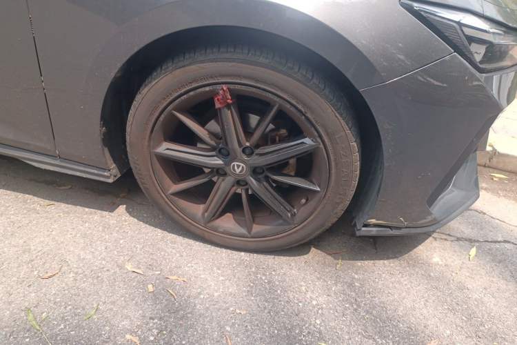 Used CHANGAN UNI-V 2023 1.5T Premium Model Right Front Wheel Hub
