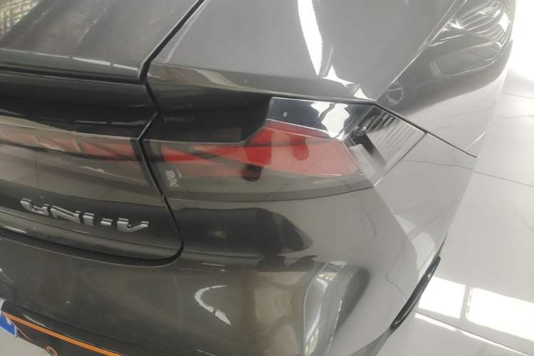 Used CHANGAN UNI-V 2023 1.5T Sport Edition Right Rear Taillight
