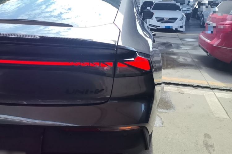Used CHANGAN UNI-V 2023 1.5T Prestige Model Right Rear Taillight