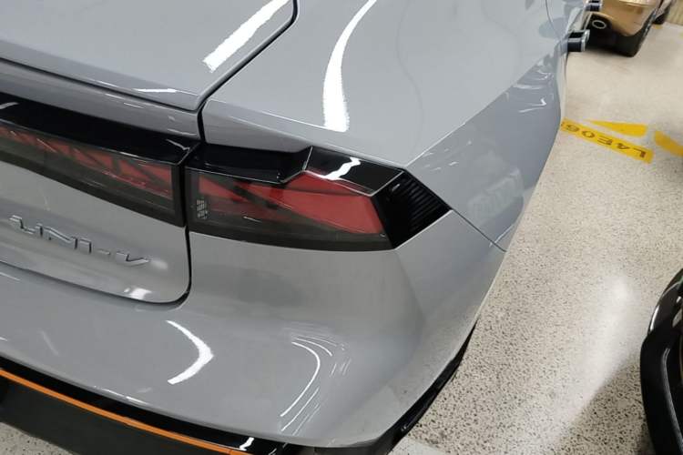 Used CHANGAN UNI-V 2023 1.5T Sport Edition Right Rear Taillight