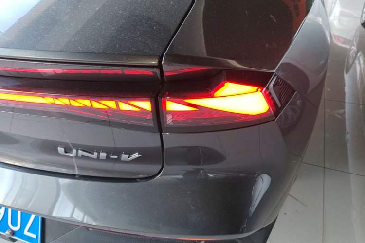 Used CHANGAN UNI-V 2023 1.5T Prestige Model Right Rear Taillight