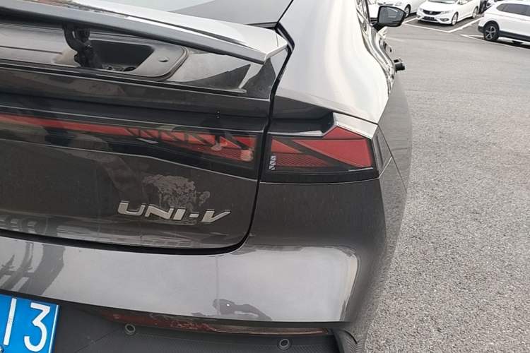 Used CHANGAN UNI-V 2023 1.5T Prestige Model Right Rear Taillight