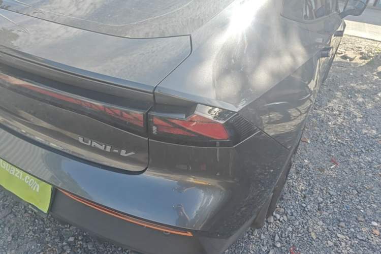 Used CHANGAN UNI-V 2023 1.5T Premium Model Right Rear Taillight