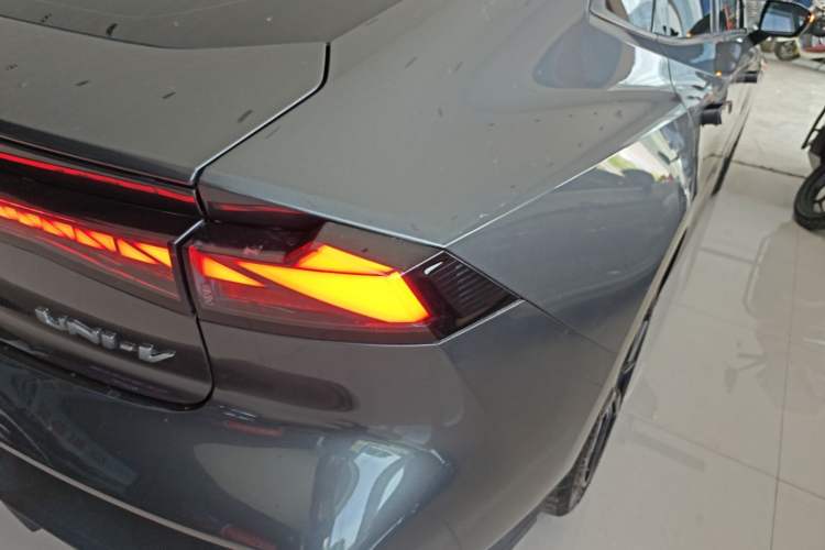 Used CHANGAN UNI-V 2023 1.5T Prestige Model Right Rear Taillight