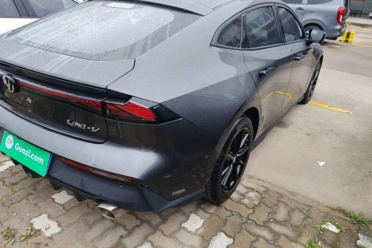 Used CHANGAN UNI-V 2023 1.5T Prestige Model Right Rear Taillight
