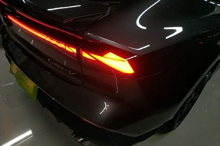 Used CHANGAN UNI-V 2023 1.5T Prestige Model Right Rear Taillight