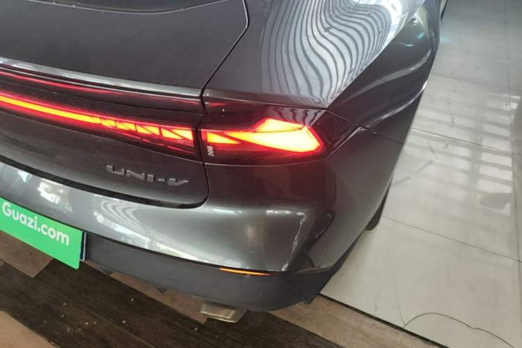 Used CHANGAN UNI-V 2023 1.5T Prestige Model Right Rear Taillight