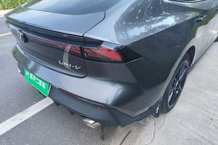 Used CHANGAN UNI-V 2023 1.5T Prestige Model Right Rear Taillight