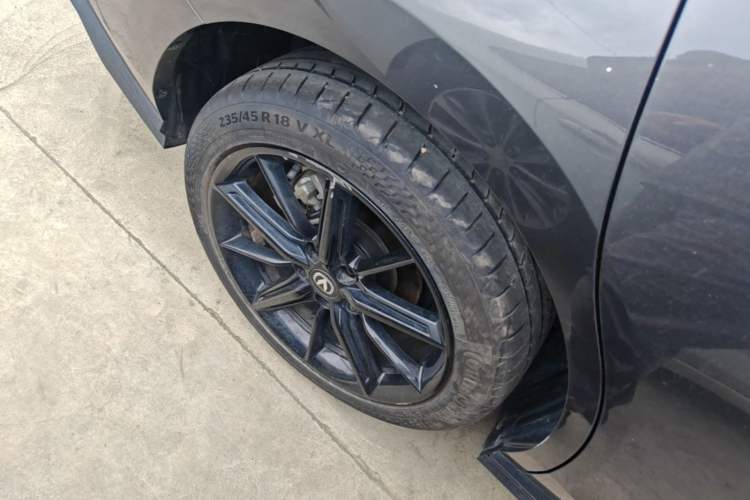 Used CHANGAN UNI-V 2023 1.5T Premium Model Right Rear Wheel Hub