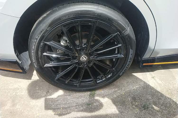 Used CHANGAN UNI-V 2023 1.5T Sport Edition Right Rear Wheel Hub