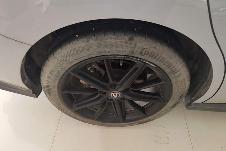 Used CHANGAN UNI-V 2023 1.5T Prestige Model Right Rear Wheel Hub