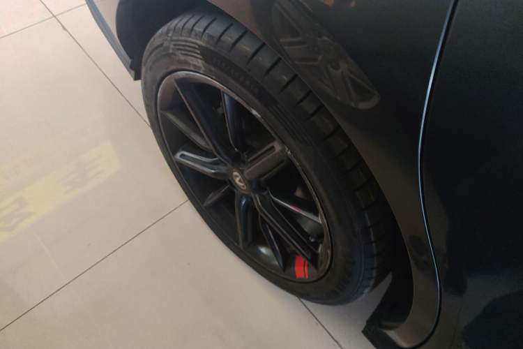 Used CHANGAN UNI-V 2023 1.5T Premium Model Right Rear Wheel Hub
