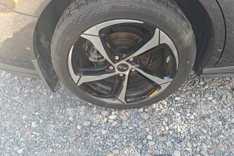 Used CHANGAN UNI-V 2023 1.5T Premium Model Right Rear Wheel Hub