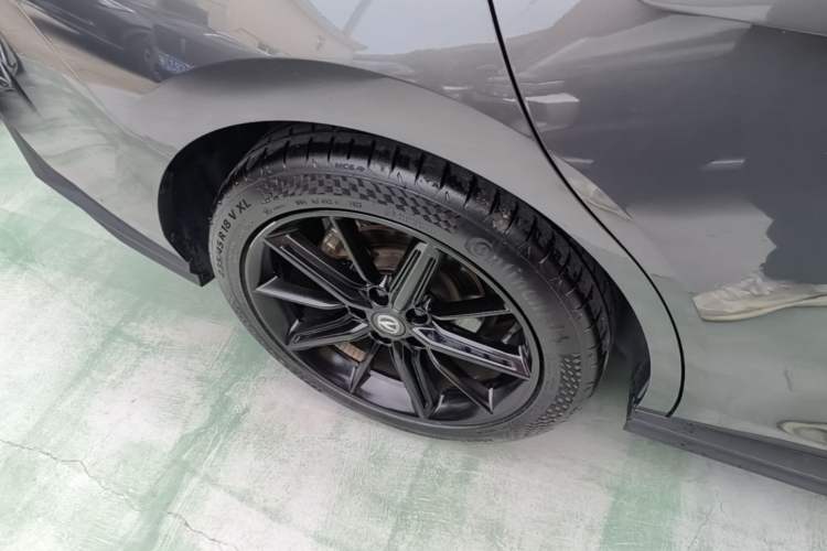 Used CHANGAN UNI-V 2023 1.5T Premium Model Right Rear Wheel Hub