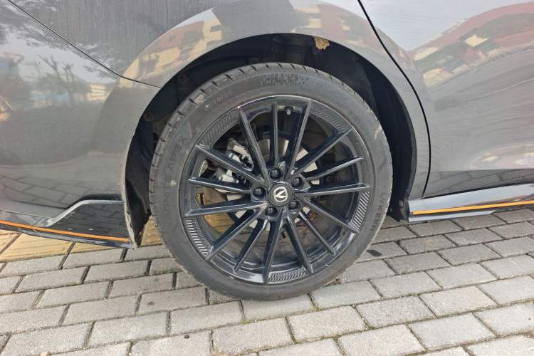 Used CHANGAN UNI-V 2023 1.5T Sport Edition Right Rear Wheel Hub